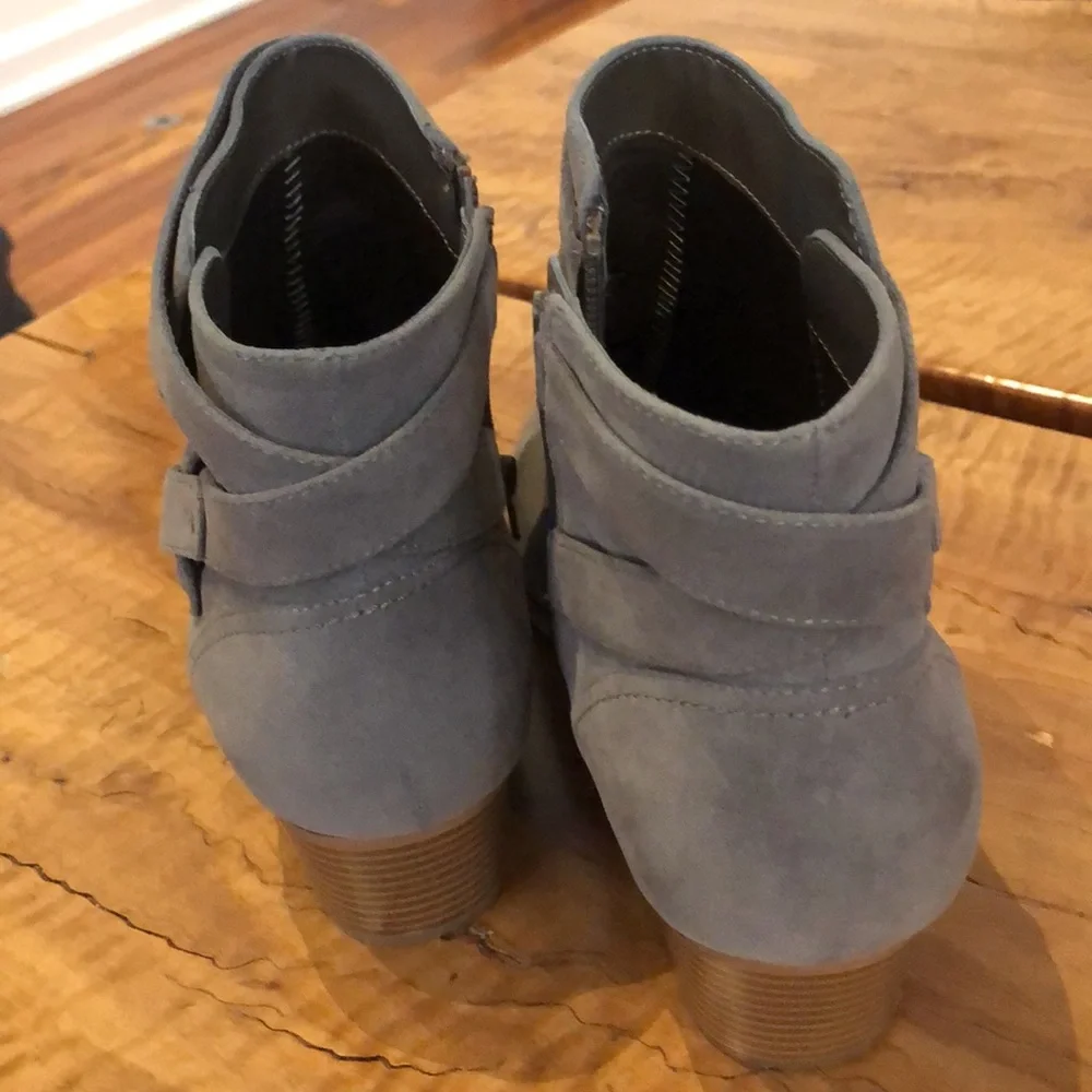 Giani Bernini Gray Suede Ankle Booties